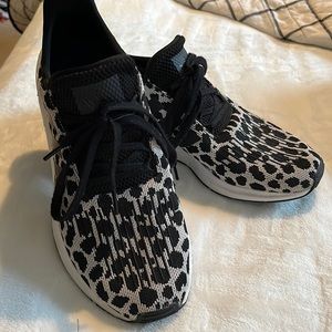 Adidas Swift Run